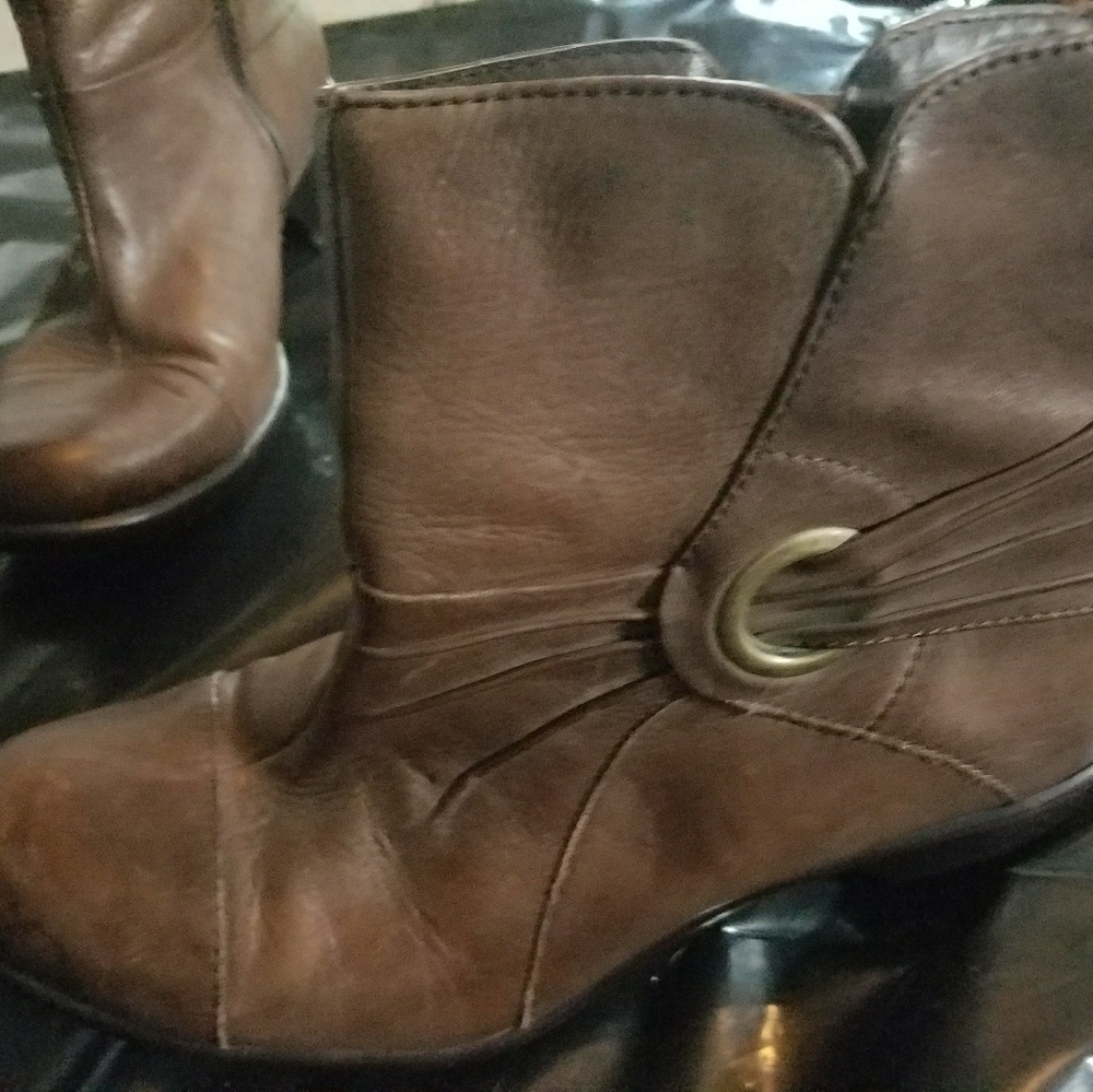 Woman's dress boot